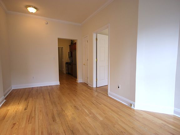 3rd image of 208 W 104th St APT 4A