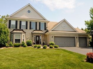 1445 Cascade Ln, Barrington, IL 60010