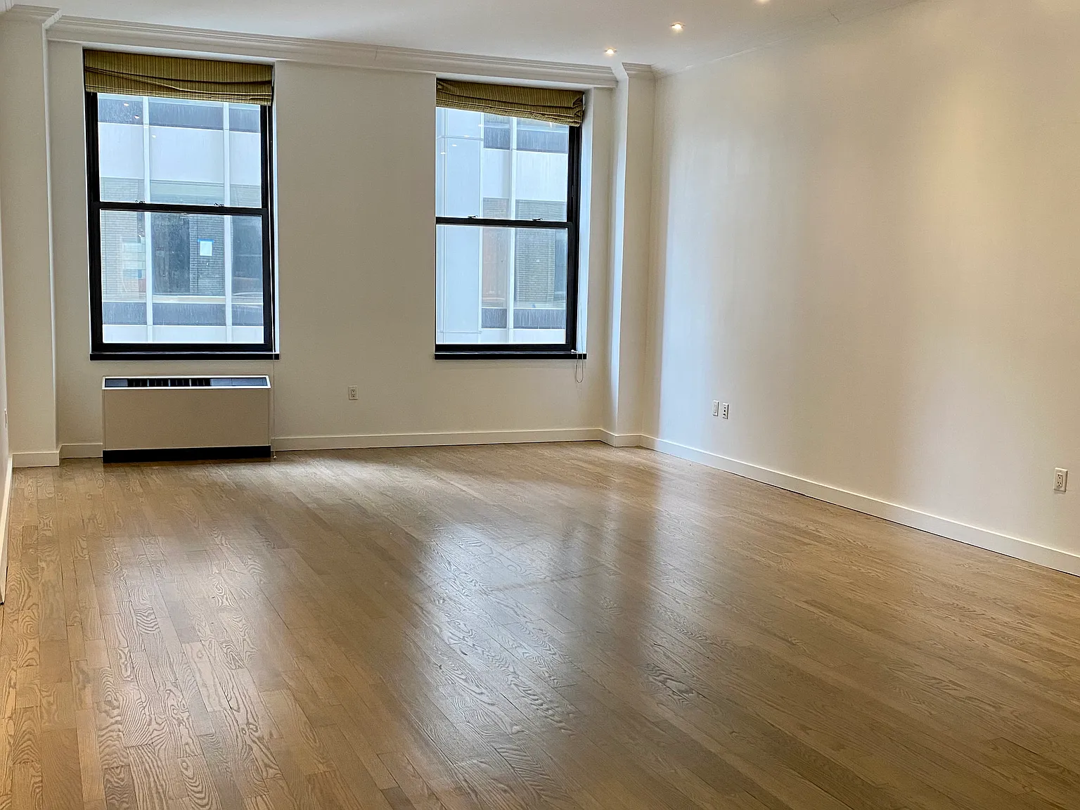 20 Pine Street — Photo 2