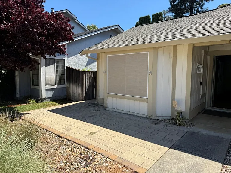 467 Lupine Cir — Photo 8