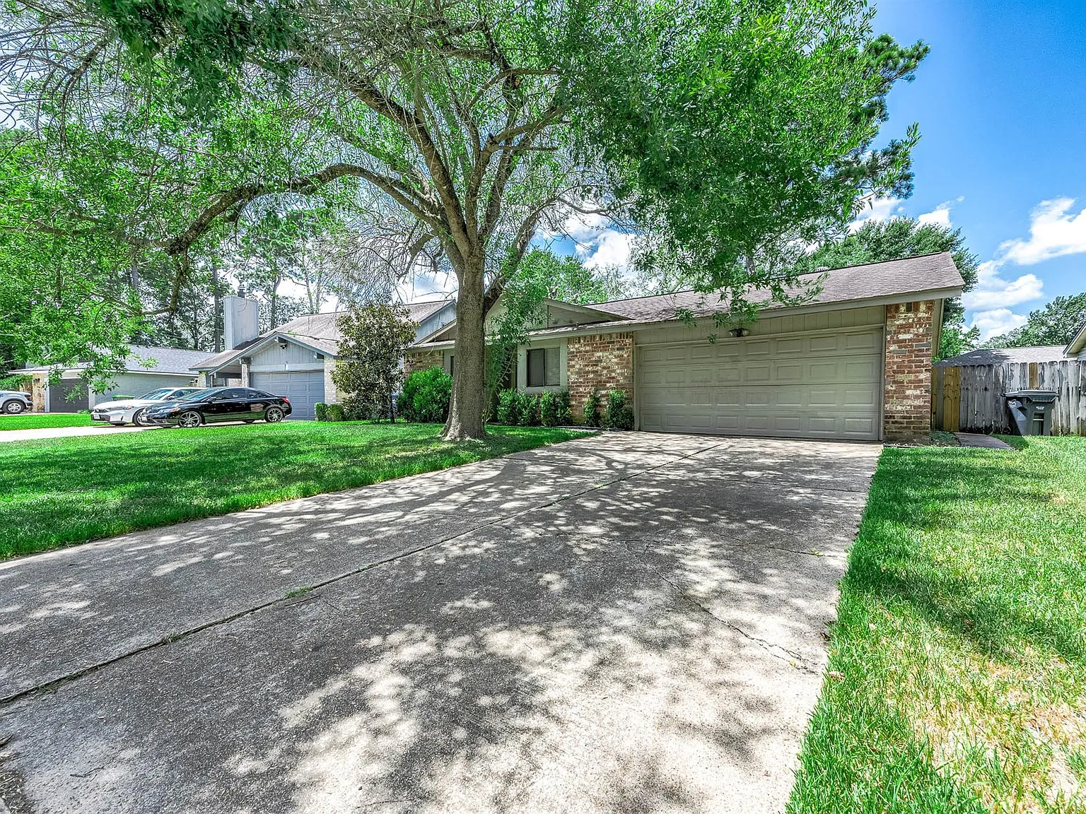 3 bed, 2.0 bath, 1418 sqft, $1,800 — Photo 2