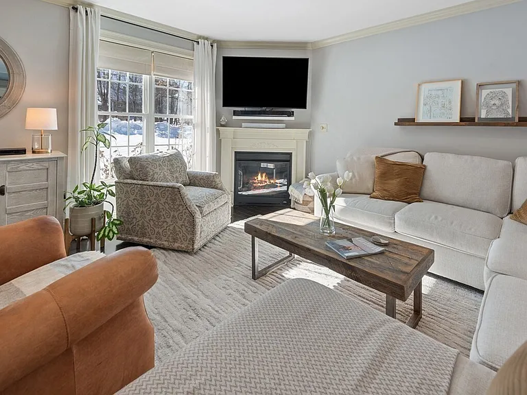8A Maple St #1 — Photo 5