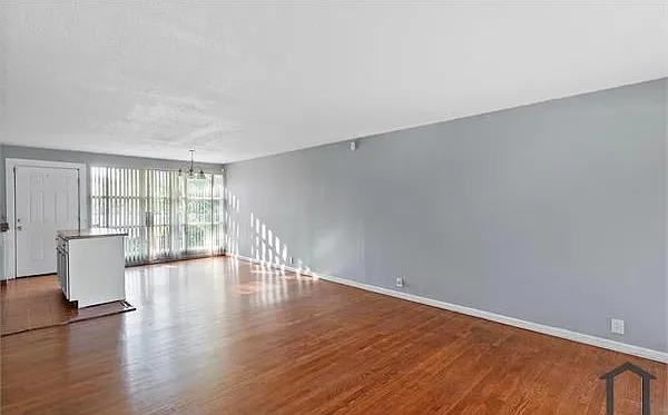 3 bed, 1073 sqft, $1,500 — Photo 4