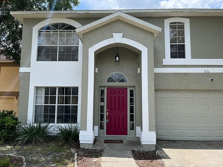 820 Stonechapel Ct — Photo 1