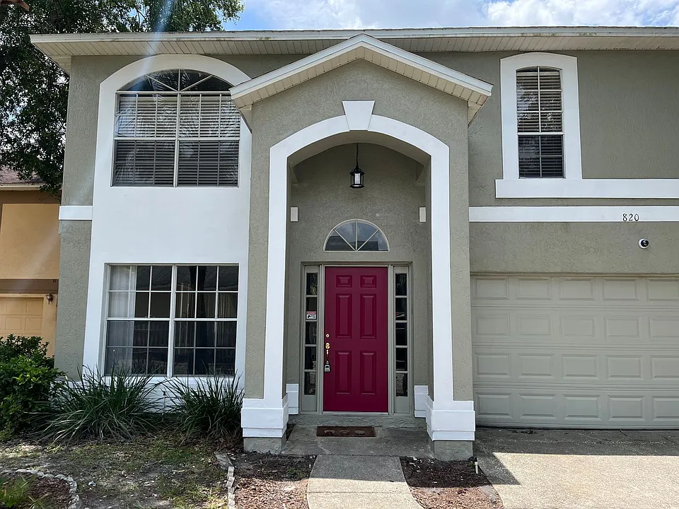 820 Stonechapel Ct