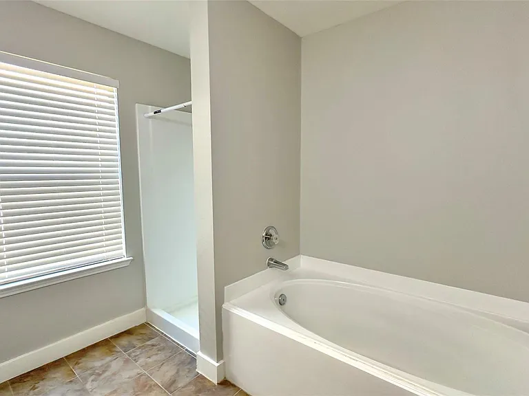 9923 Farrell Dr — Photo 27