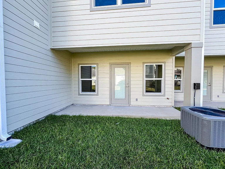 2879 Leahs Ln #1 — Photo 2