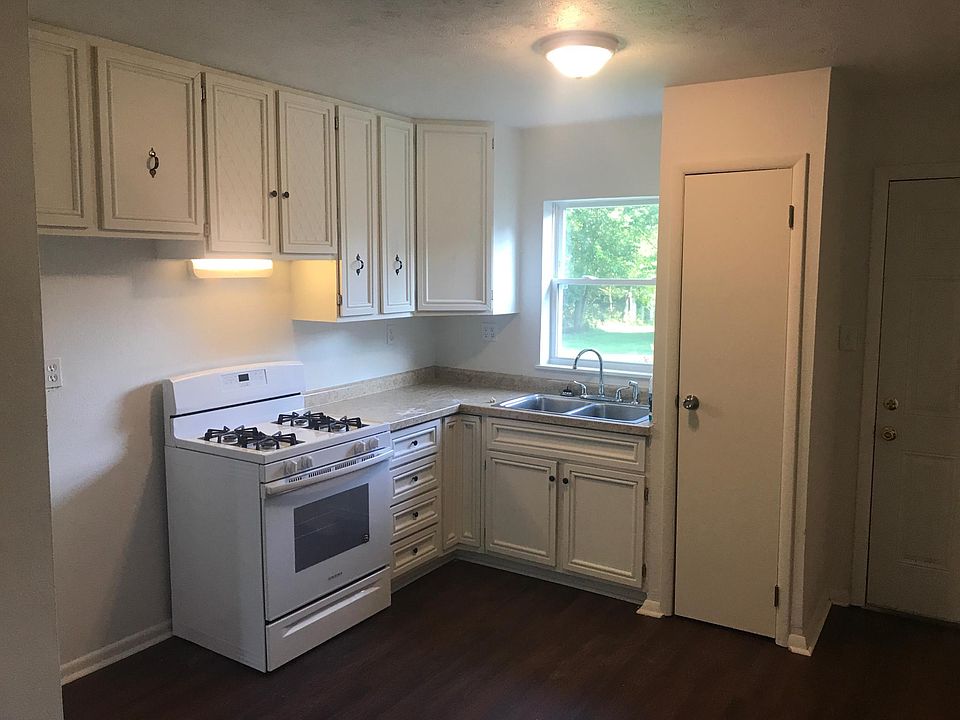 1st image of 634 E Broad St