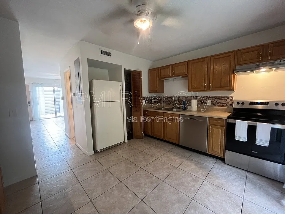 2300 Twelve Oaks Dr #F2