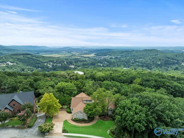 2220 Governors Bend Rd SE, Huntsville, AL 35801