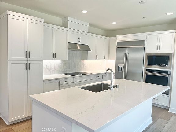 4th image of 485 Tracy Pl