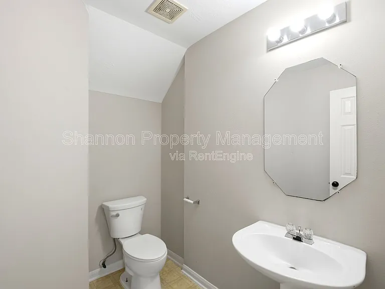3924 Highland Vale Ct — Photo 24