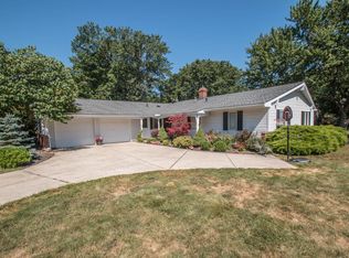 524 Wildbrook Dr, Bay Village, OH