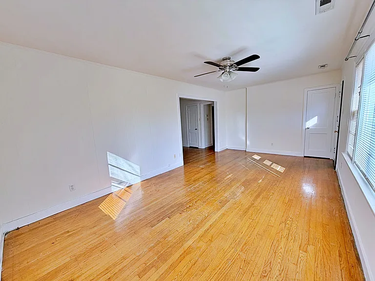 4838 Stanley Dr — Photo 9