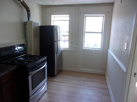 4th image of 1501 Hertel Ave #17