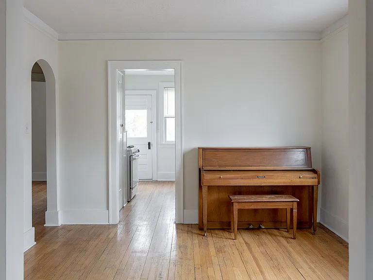 178 W Cambourne St — Photo 8