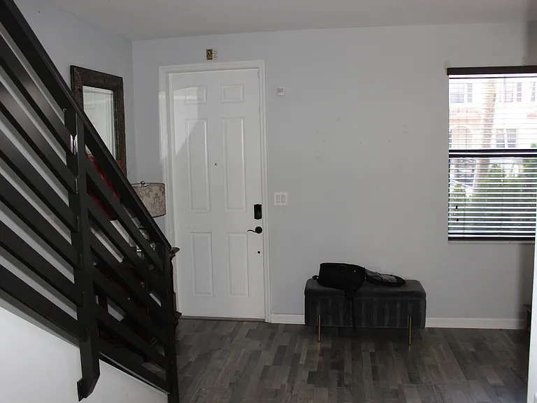 3211 SE 6th St — Photo 15
