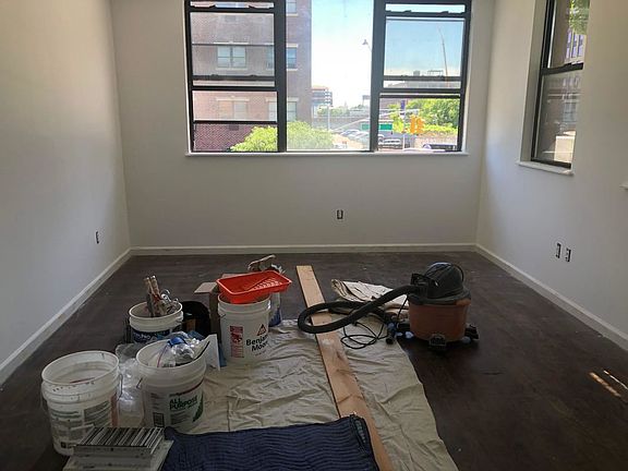 5th image of 10-51 48th Ave #2R