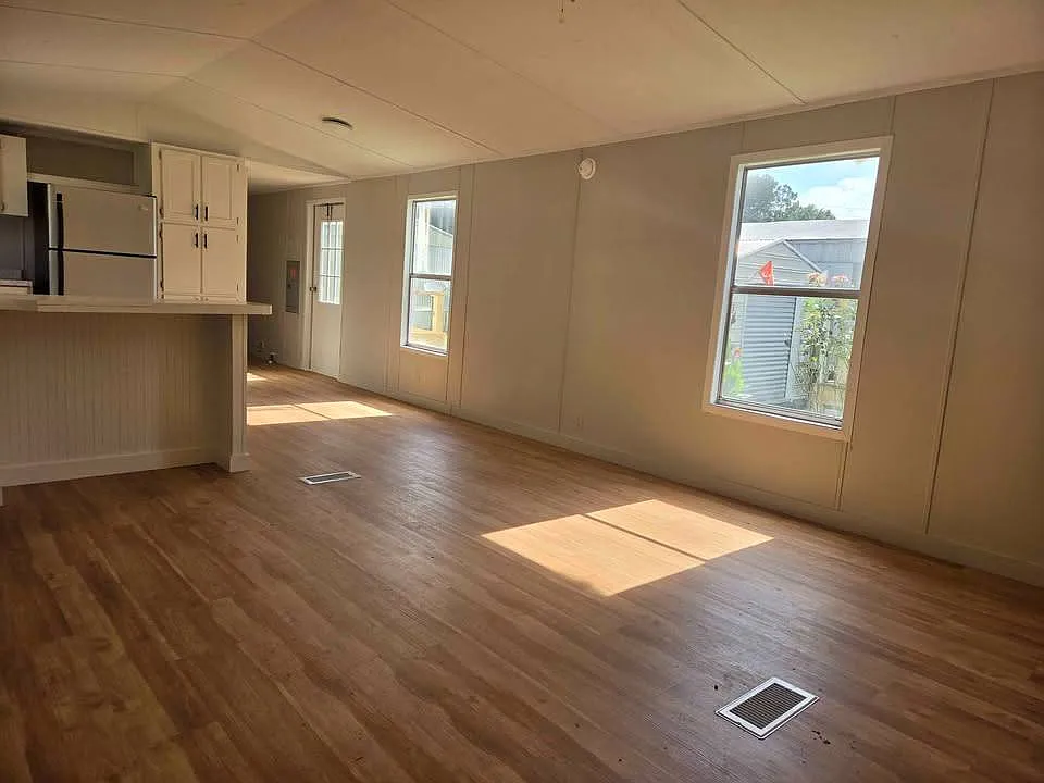 3 bed, 2.0 bath, $1,050 — Photo 4