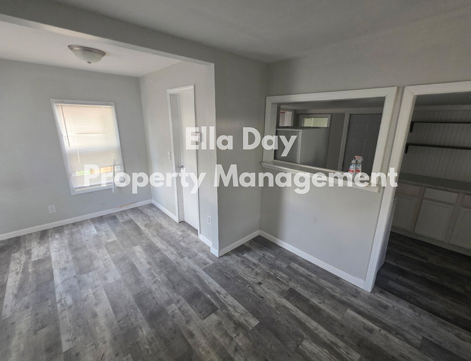 2nd image of 2212 S Santa Fe St