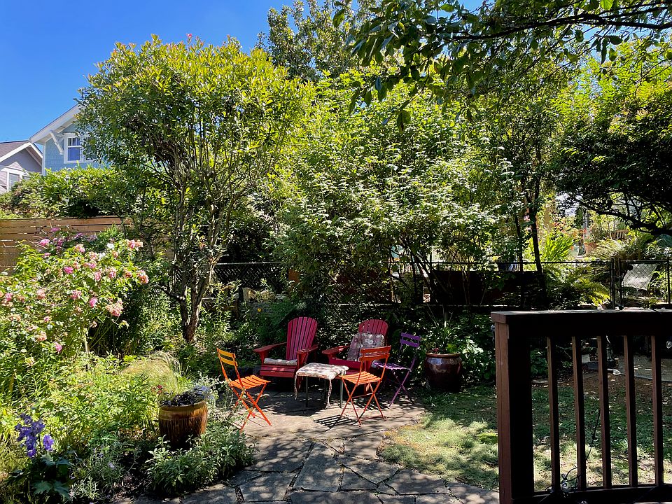 Apartment backyard seating area