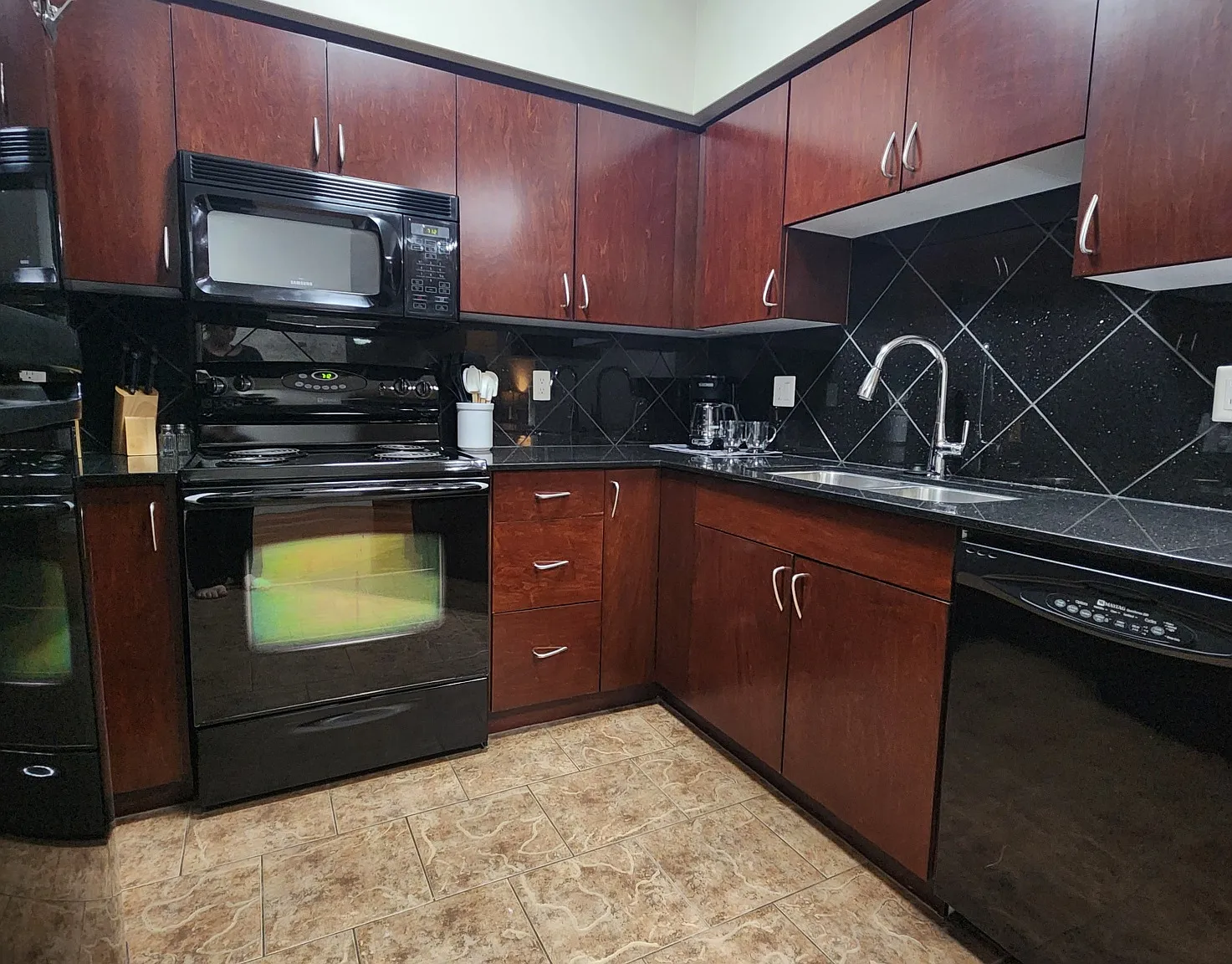 2 bed, 960 sqft, $2,295 — Photo 1
