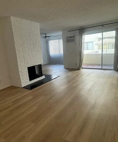 11810 Mayfield Ave #107 — Photo 2