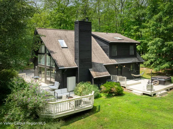16 Autumn Knoll, New Paltz, NY 12561