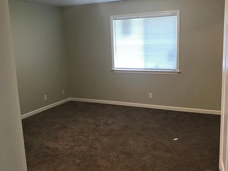 906 E Oakridge Ave — Photo 13