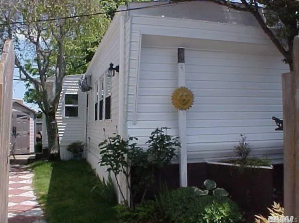 150 Main Street #1F, Islip, NY 11751