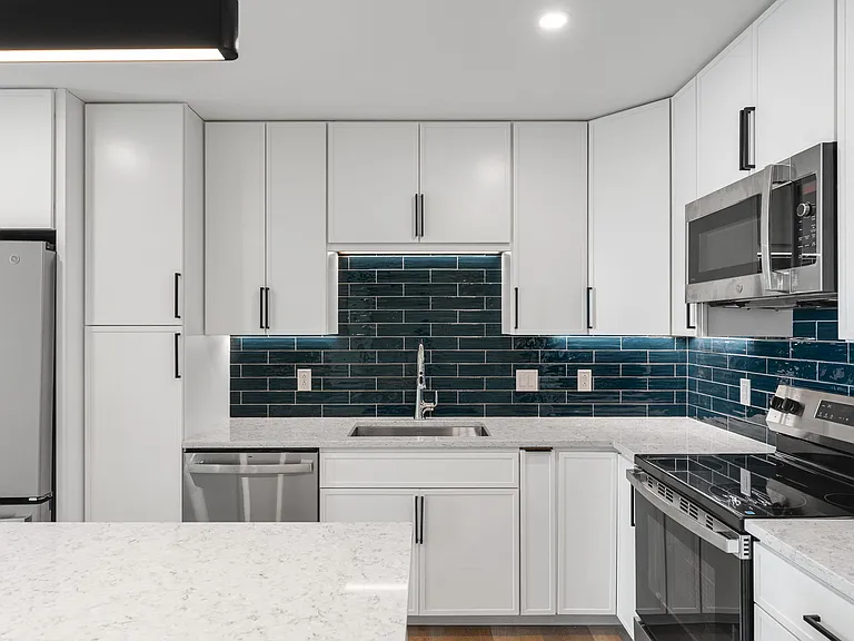 Bank Street Apartments — Photo 3