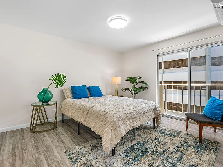 731 Amana St #703 — Photo 50