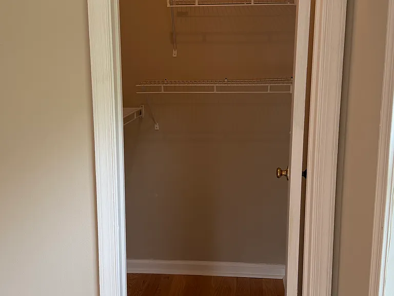 489 Hawthorne Pl — Photo 13