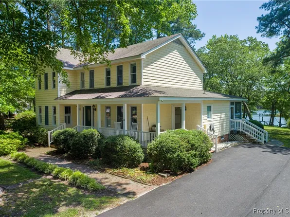 403 Moores Creek Dr, Deltaville, VA 23043