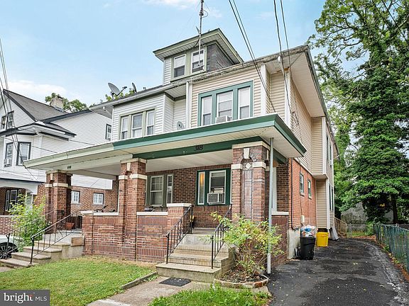 2nd image of 318 Gardner Ave