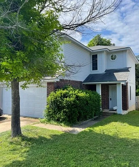 1105 Stephanie Lee Ln — Photo 1