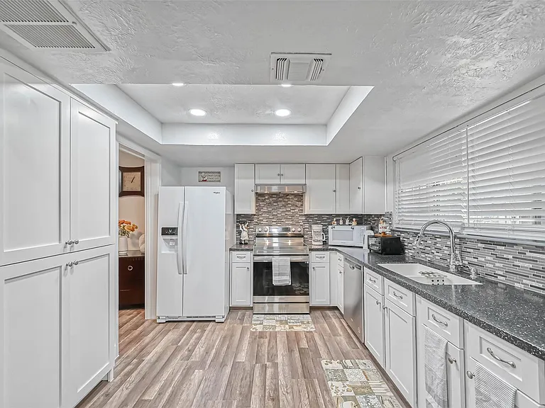 11618 Corona Ln — Photo 13