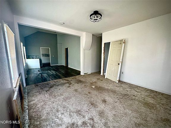 4th image of 851 Avondale Ave