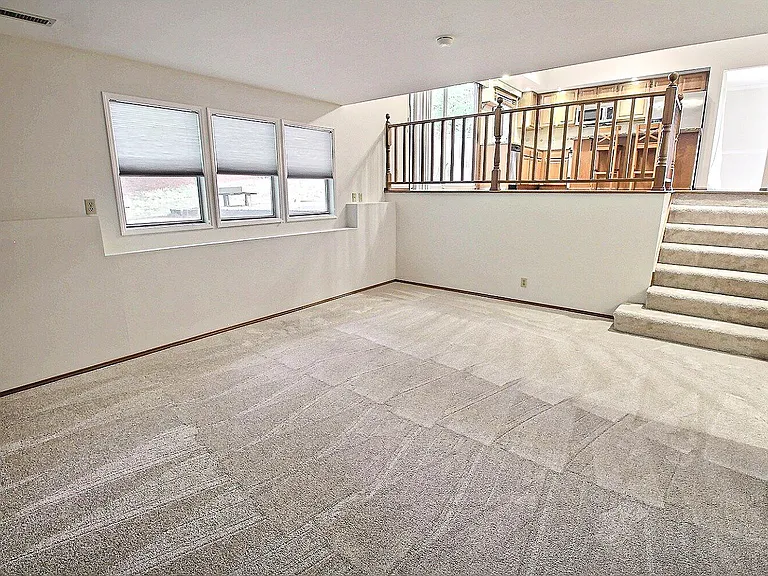 23952 SE 40th Pl — Photo 10