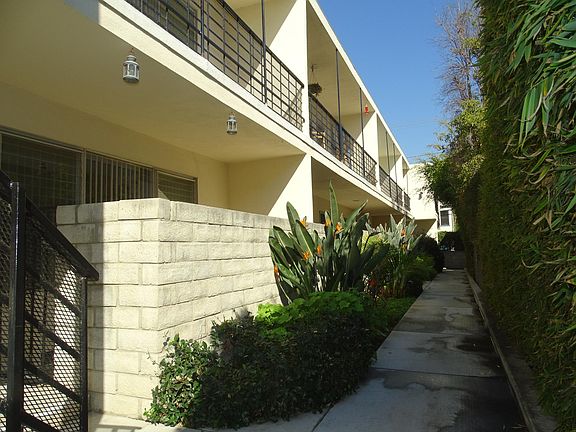 2nd image of 1117 10th St APT 9
