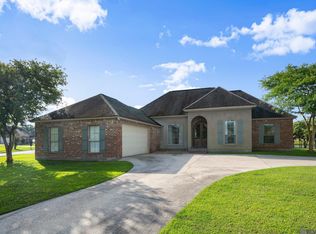 22759 Fairway View Dr, Zachary, LA 70791