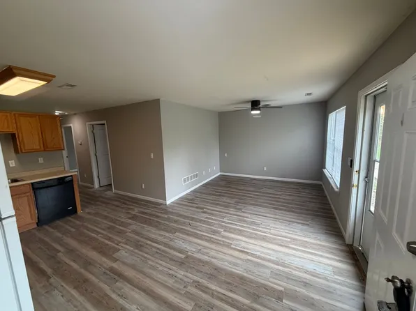 110 Elaine Ave APT D, Hallsville, MO 65255