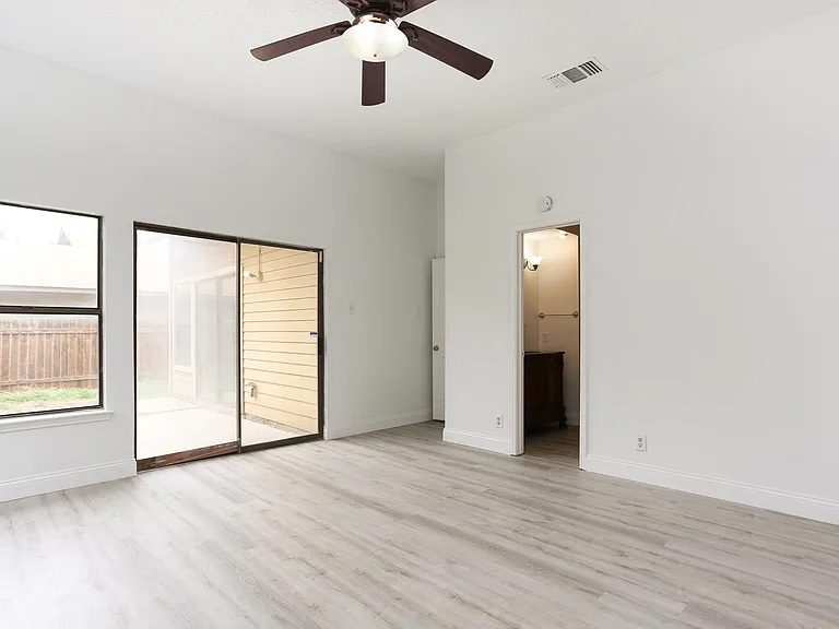 7107 Grassy Trl — Photo 13