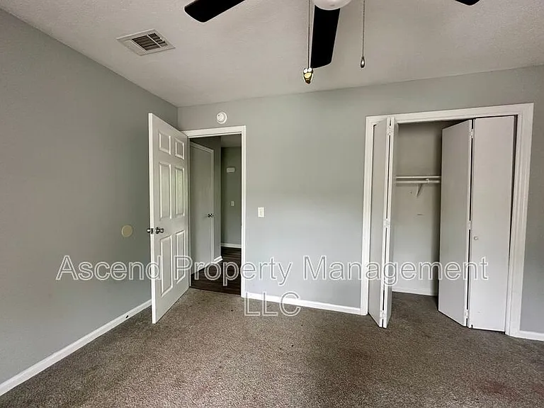 2410 Lyndon Ave #4 — Photo 11
