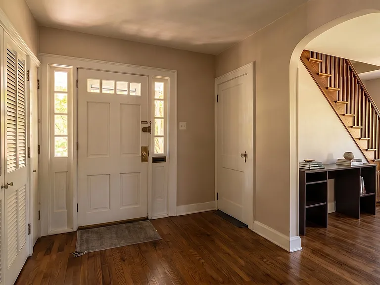 234 E Hamilton Ave — Photo 3