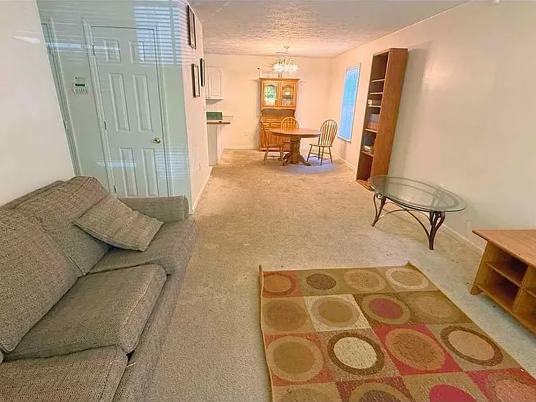 2417 Luxembourg Dr — Photo 4