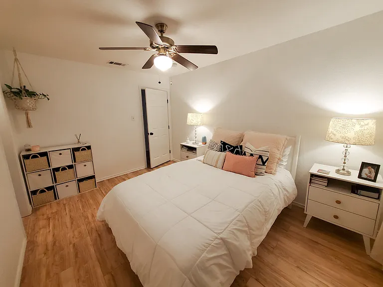 924 Acorn Oaks Dr — Photo 13