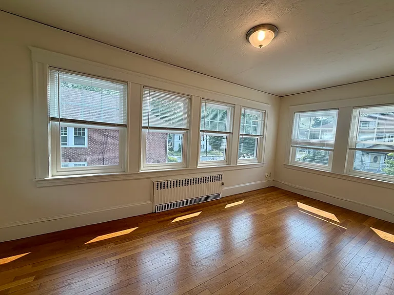 54 Noble St #54 — Photo 11