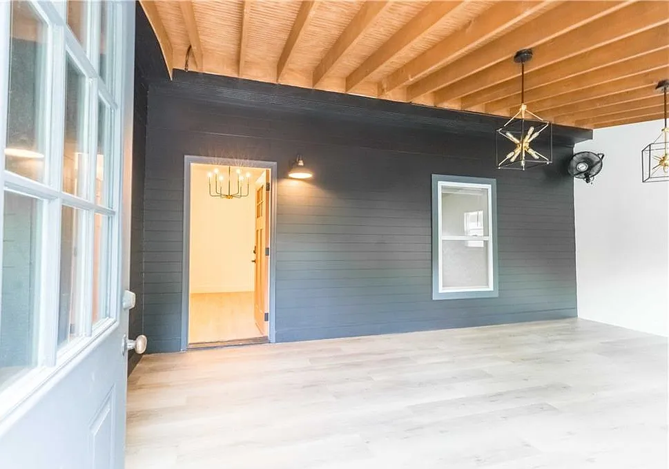 5 bed, 3.0 bath, 2310 sqft, $3,995 — Photo 2