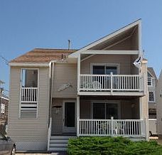 2nd image of 107 Coral St